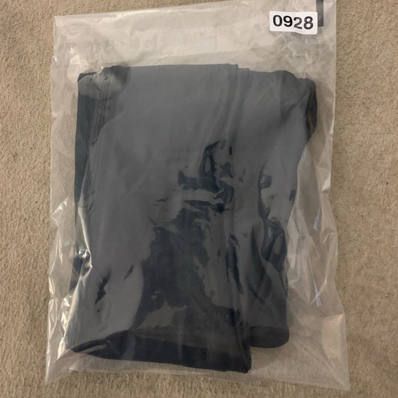 Spanx Womens Faux Leather Leggings Size Medium Black Shimmery Shiny Stretch - Picture 8 of 9